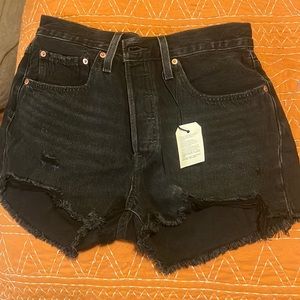 Black Levi’s shorts